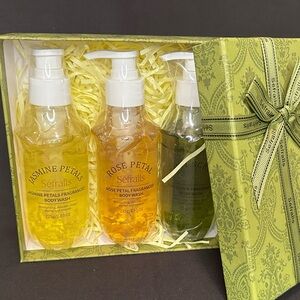 Body Wash Petal Fragrance Gift Set
